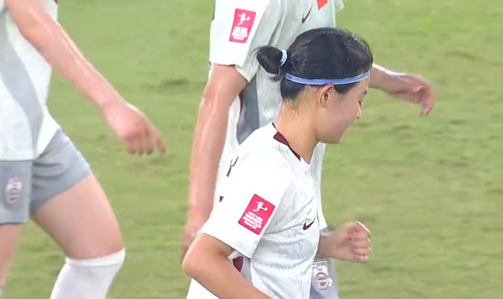 星空体育app下载-半场1-0！女足U20吊打泰国，肖亚飞“惊天远射”破门，取胜没悬念